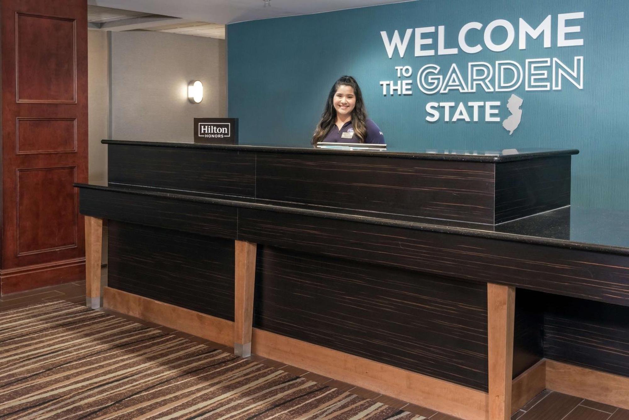 Hampton Inn South Plainfield-Piscataway Buitenkant foto